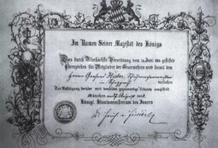 Das "Ehrenzeichen für Mitglieder der Feuerwehren" wurde am 27.August 1902 Herrn Gerhard Hieber, Schuhmachermeister in Scheppach verliehen.